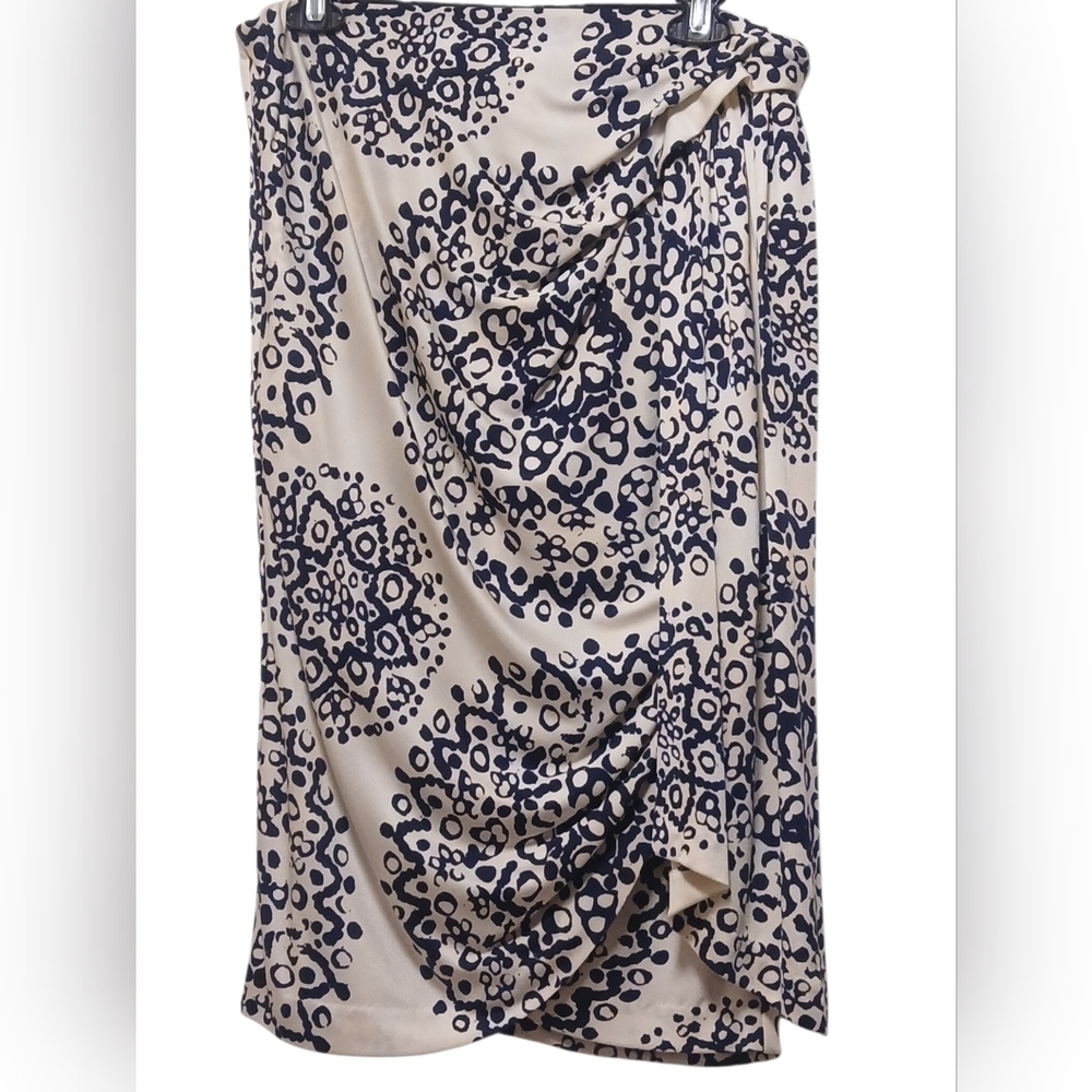 Anne Klein - Black & White Silk & Nylon Faux Wrap Skirt W/Abstract Design, - Picture 3 of 9